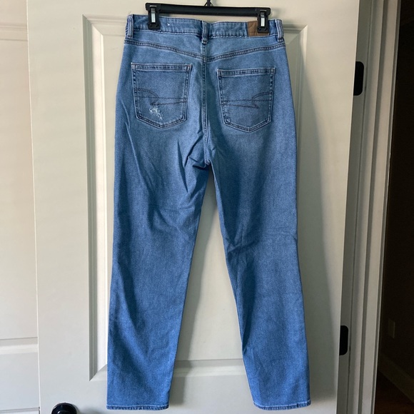American Eagle Medium Wash Stretch Jeans - Picture 2 of 3